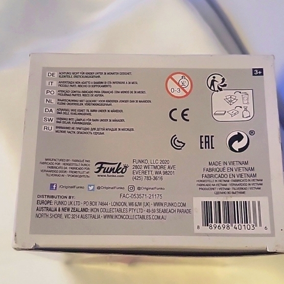 Funko Pop! Disney: The Little Mermaid, Ursula with Eels Vinyl Figure, #568 - Picture 6 of 6